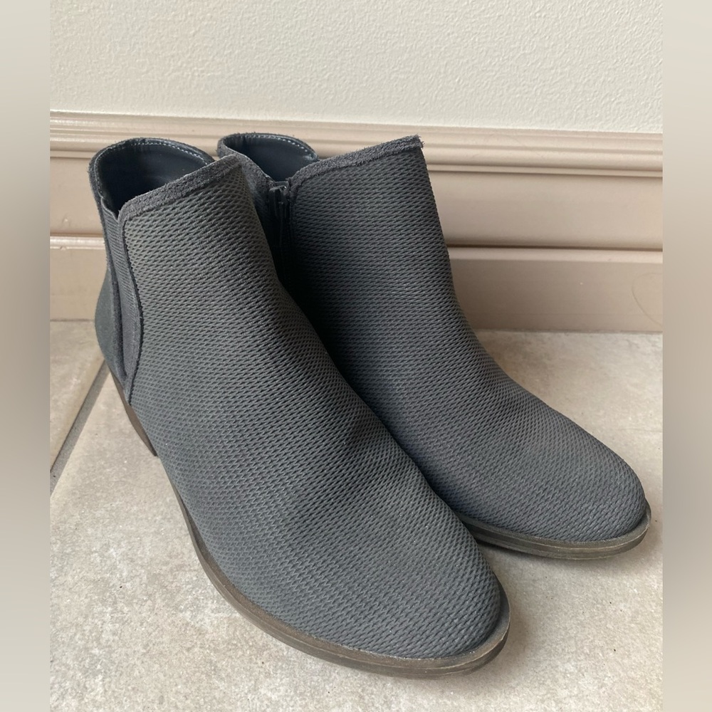 Kensie Booties Size 6.5